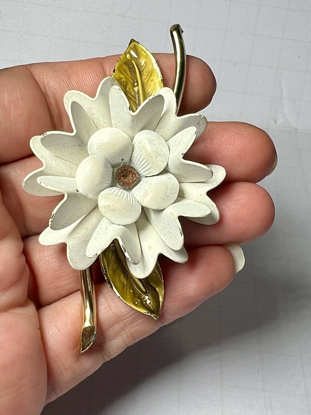 Vintage Signed Coro White Enamel Flower Brooch Gold Tone Green Leaf Floral Pin